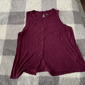 Halogen burgundy tank top with keyhole